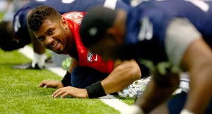 reaction of teammates to Russel Wilson contract