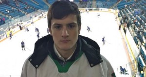 Hungarian hockey player sings national anthem after PA failure